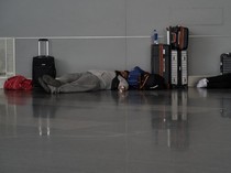 8.000 Orang Terjebak di Qatar Buntut Wilayah Udara Ditutup Akibat Perang