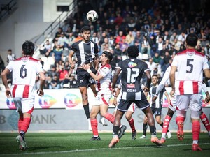 Liga Tunisia Digelar Siang Hari saat Ramadan, Pemain Tumbang