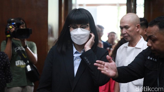 Advokat Marcella Santoso resmi divonis 14 tahun penjara oleh Majelis Hakim Pengadilan Tipikor pada Selasa (3/3/2026) setelah dinyatakan bersalah menyuap majelis hakim yang mengadili perkara korporasi besar serta melakukan pencucian uang dari hasil kejahatan tersebut.