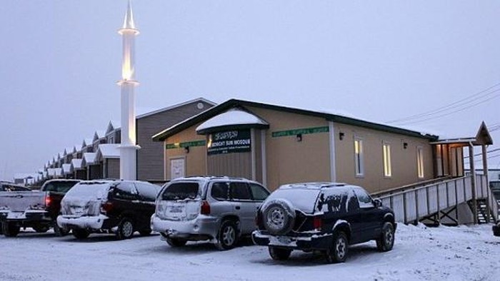 Masjid Paling Utara di Dunia, The Midnight Sun Mosque Kanada