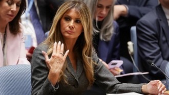 Gaya 'Lady Boss' Melania Trump di Meeting PBB Usai AS Serang Iran