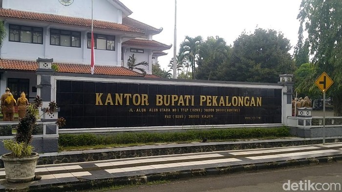 Penampakan kantor Bupati Pekalongan dan ruangan sejumlah kepala dinas di Pemkab Pekalongan yang disegel KPK, Selasa (3/3/2026).