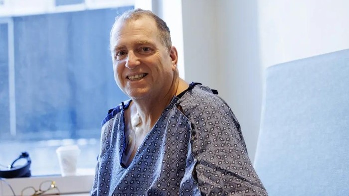 Tim Andrews menceritakan pengalamannya yang sempat menerima donor ginjal babi, sampai akhirnya mendapatkannya dari manusia.