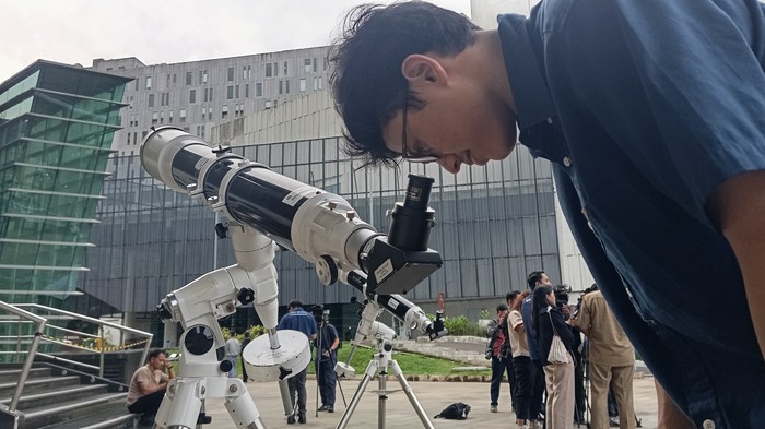 Pemantauan gerhana Bulan Total atau Blood Moon di Planetarium dan Observatorium Jakarta di Kompleks Taman Ismail Marzuki untuk melihat gerhana Bulan Total Selasa (3/3/2026).