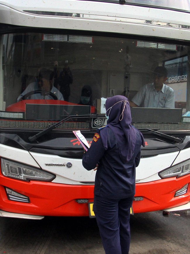 Jelang Arus Mudik, Kelayakan Armada Bus di Arjosari Dicek Ketat