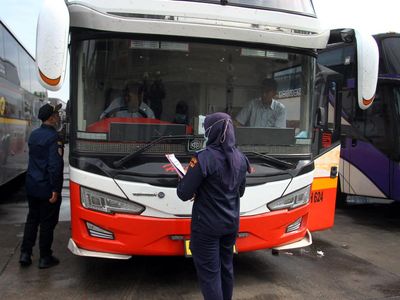 Jelang Arus Mudik, Kelayakan Armada Bus di Arjosari Dicek Ketat