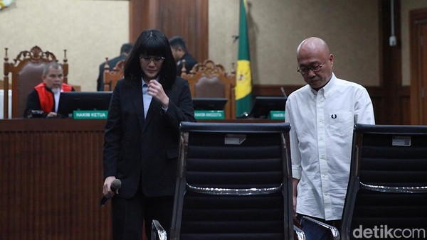 Pengacara Suap Hakim Kasus Minyak Goreng Divonis 14 & 16 Tahun Penjara
