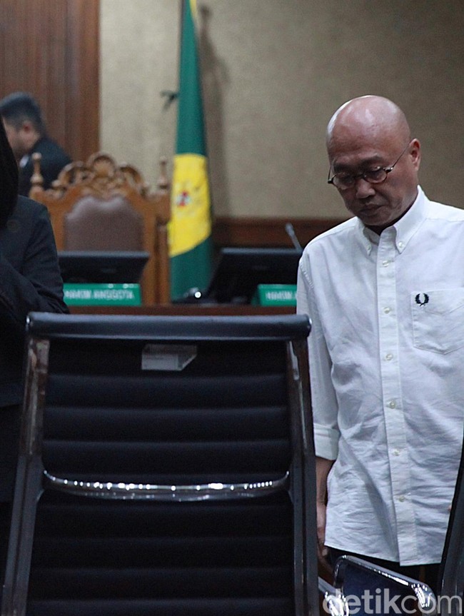 Pengacara Suap Hakim Kasus Minyak Goreng Divonis 14 & 16 Tahun Penjara