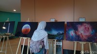 Agenda ini diramaikan dengan pameran foto astronomi, miniatur planetarium mini, hingga pengamatan gerhana Bulan total bersama. Foto: (Nikita Rosa Damayanti/detikcom)