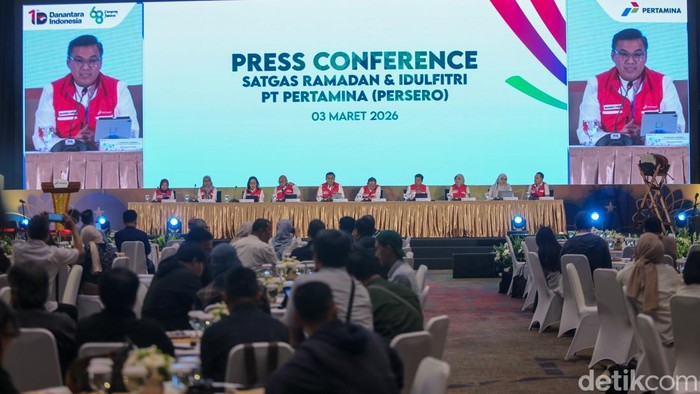 VP Corporate Secretary PT Pertamina (Persero) M Baron menyampaikan kesiapan Satgas Ramadhan dan Idul Fitri di kantor Grha Pertamina, Jakarta, Selasa (3/3/2026). PT Pertamina (Persero) memastikan kesiapan penuh dalam mendukung kelancaran arus mudik Idul Fitri 1447 H.