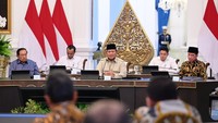 Prabowo Duduk Semeja dengan SBY dan Jokowi dalam Pertemuan di Istana