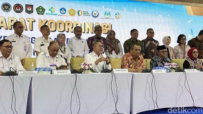 Rapat Koordinasi Makan Bergizi Gratis (MBG) di Gedung Pemprov Jateng, Kecamatan Semarang Selatan, Selasa (3/3/2026).