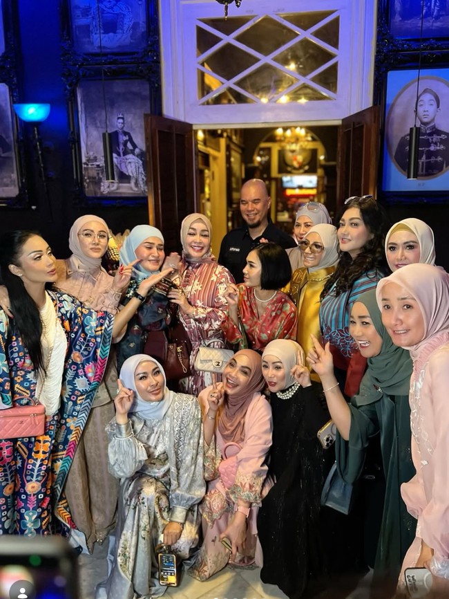 Geng Artis Bukber Bareng, Gaya Mulan Jameela dan Yuni Shara Curi Atensi