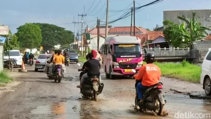 Ruas jalan di Cirebon Timur