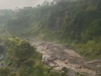 Banjir Lahar Hujan di Sungai Woro Klaten, Warga Lereng Merapi Kegirangan