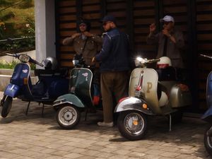 Misi Sunyi untuk UMKM di Balik Deru Vespa Tua