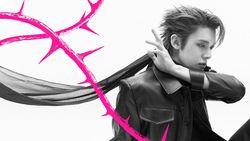 Foto Berduri TXT di Comeback 7TH YEAR: A Moment of Stillness in the Thorns