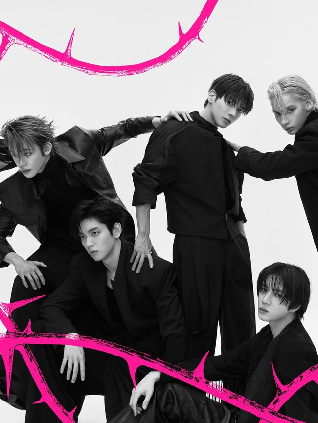 Foto Berduri TXT di Comeback 7TH YEAR: A Moment of Stillness in the Thorns