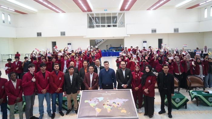 UMSURA Gaungkan Pesan Damai Saat Konflik AS-Israel Vs Iran