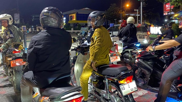 Wagub Kalbar Ngantor Pakai Motor