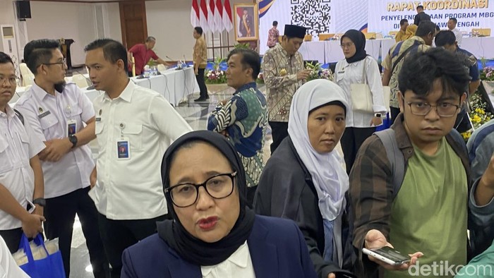 Wakil Kepala Badan Gizi Nasional (BGN) Bidang Komunikasi Publik dan Investigasi, Nanik S Deyang di Kantor Pemprov Jateng, Kecamatan Semarang Selatan, Selasa (3/3/2026).