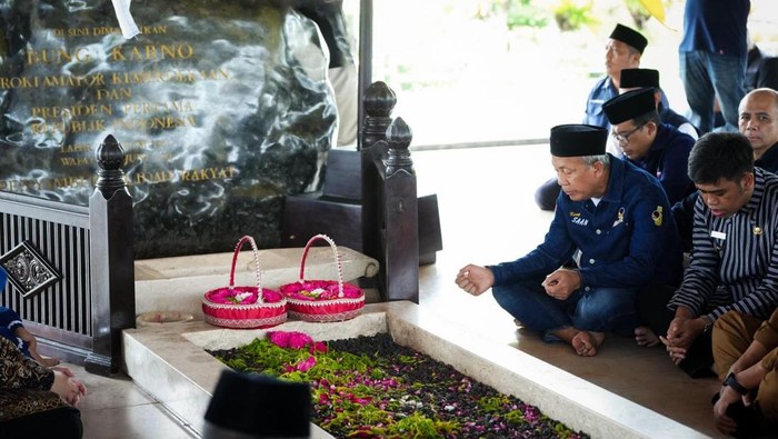 Wakil Ketua Umum DPP Partai NasDem Saan Mustopa