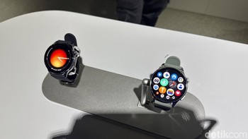 Ada juga Xiaomi Watch 5 yang menjalankan WearOS dan kini dilengkapi asisten AI Gemini. Foto: Virgina Maulita Putri/detikINET