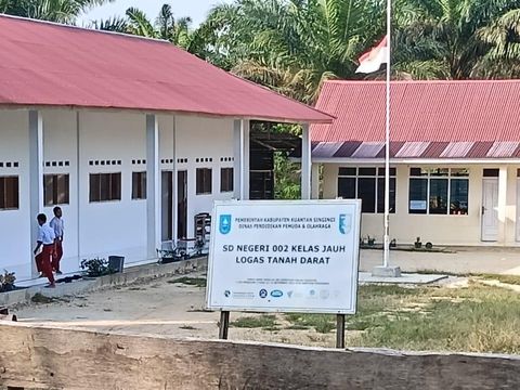 Aipda Mariono dirikan kelas jauh SD di Riau