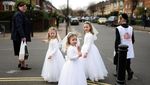 Anak-anak Berkostum Ramaikan Perayaan Purim di London
