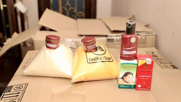 Bareskrim Polri membongkar praktik produksi dan distribusi kosmetik ilegal bermerek LC Beauty di Cirebon, Jawa Barat. Pemilik ditetapkan sebagai tersangka. (dok Ist)