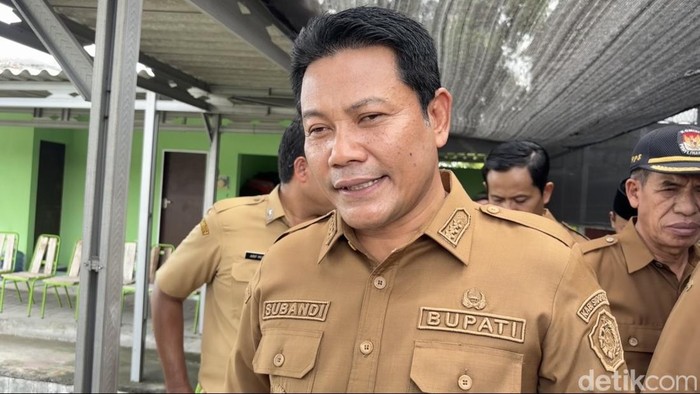 Bupati Sidoarjo Subandi saat ditemui di Pendopo Pemkab Sidoarjo.