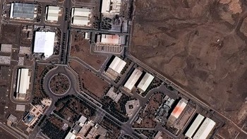 Pemandangan Fasilitas Nuklir Natanz dengan kerusakan bangunan baru, dekat Natanz, Iran, 2 Maret. Foto: Vantor via Reuters