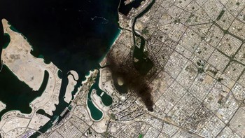 Citra satelit kawasan industri yang diselimuti asap di Dubai, Uni Emirat Arab, 1 Maret. Foto: via Planet Labs PBC