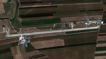 Pangkalan drone Choqa Balk-e Alireza setelah serangan udara di Choqa Balk-e Alireza, Iran, 2 Maret. Foto: Vantor via Reuters