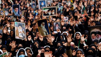 Ribuan Umat Muslim Syia di Kashmir Turun ke Jalan Usai Tewasnya Ali Khamenei