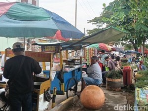 Alun-alun Haurgeulis Jadi Magnet Ngabuburit Warga Indramayu