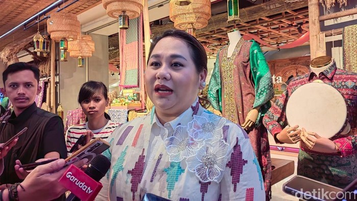 Direktur Utama Sarinah Raisha Syarfuan