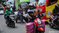 Dengan lebih dari 13.000 kios, Pasar Tanah Abang menjadi salah satu pusat perputaran ekonomi terbesar di Jakarta, terutama menjelang Lebaran.
