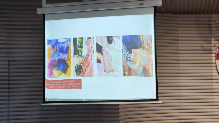 Penampakan Gepokan Duit Bakal Disetor ke Tersangka Bupati Pekalongan Fadia - Update 1