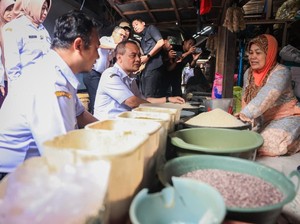 Cek Pasar Gondang Sragen, Luthfi Pastikan Harga Pangan Masih Terkendali