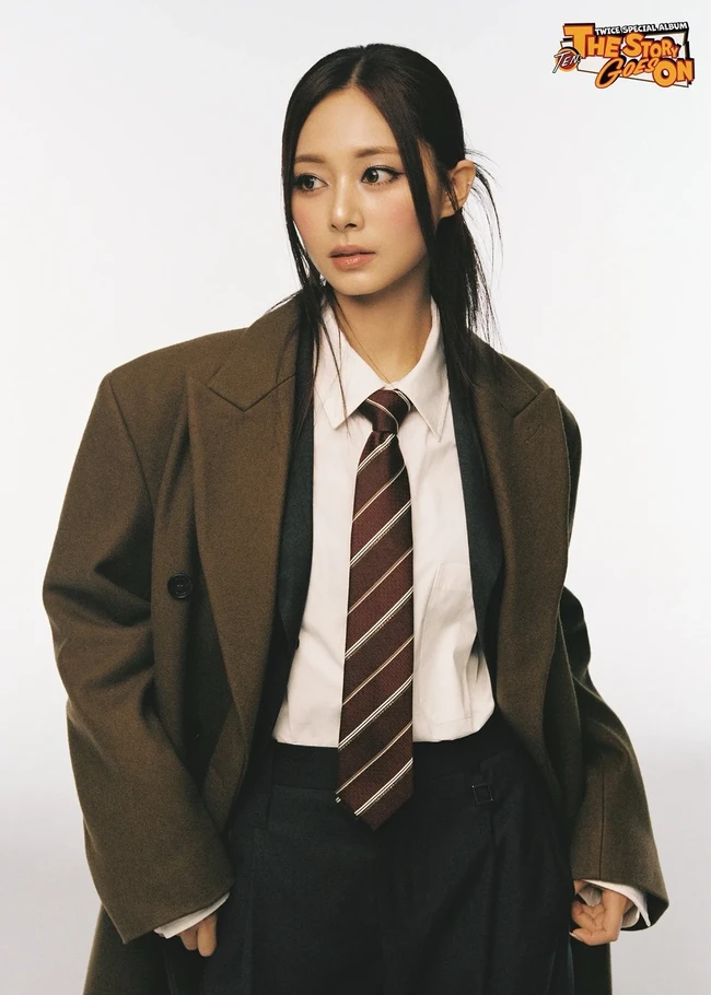 Chou Tzuyu alias Tzuyu ditetapkan sebagai visual grup KPop TWICE meski berasal dari Taiwan. Tak hanya berparas cantik, ia juga menjadi member tertinggi dengan postur tubuh 172 cm. Foto: dok. X