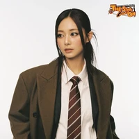 Chou Tzuyu alias Tzuyu ditetapkan sebagai visual grup KPop TWICE meski berasal dari Taiwan. Tak hanya berparas cantik, ia juga menjadi member tertinggi dengan postur tubuh 172 cm. Foto: dok. X