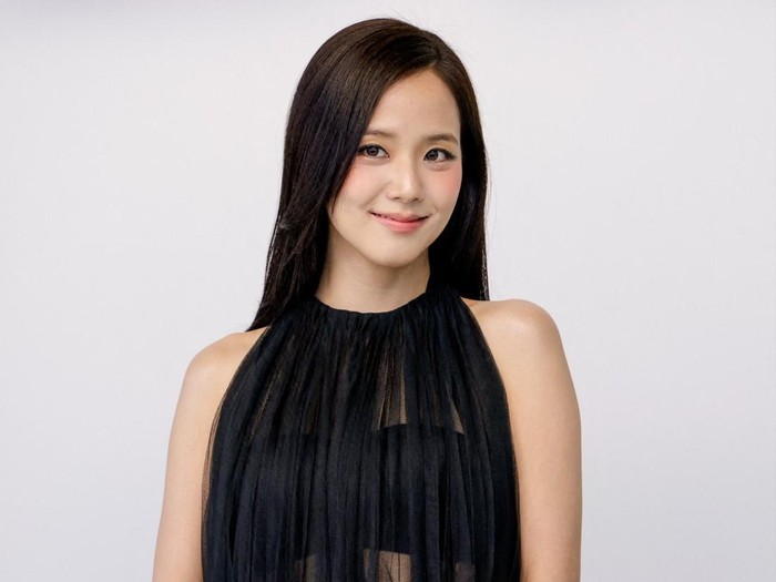 Penampilan Jisoo BLACKPINK di Paris Fashion Week 2026.