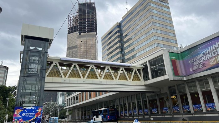 Penampakan JPO Sarinah usai direvitalisasi.