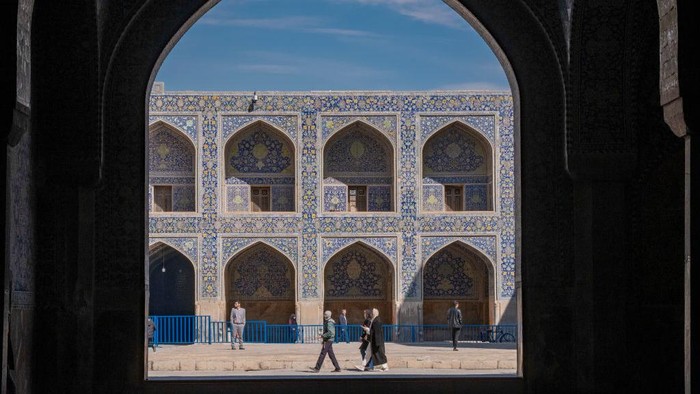 A view of an entrance of Naqsh-e Jahan historical Square in the historic city of Isfahan, 450 km (281 miles) south of Tehran, Iran