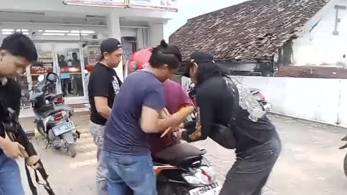 Polisi Lampung Timur Tangkap Kepala SPPG yang Culik-Cabuli Siswi SD, Jadi Perhatian Publik!