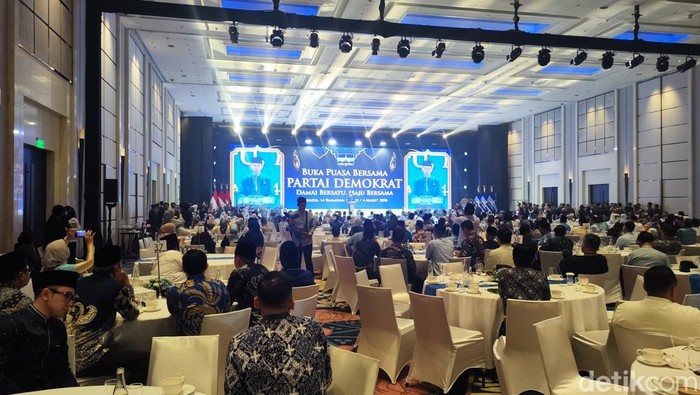 Ketum Partai Demokrat Agus Harimurti Yudhoyono (AHY) menyampaikan hal itu di acara buka bersama Partai Demokrar di Hotel Fairmont, Jakarta, Rabu (4/3/2026). (M Alfons/detikcom)