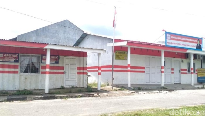 Kondisi bangunan Koperasi Merah Putih yang tutup di Jalan Sukun, Lingkungan 6, Kelurahan Suka Maju, Kecamatan Binjai Barat. (Foto: Laila Syakira/detikSumut).