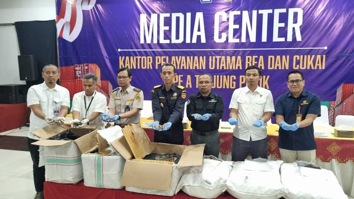 Bea Cuka Berantas Penyelundupan 3 Ton Sisik Trenggiling Senilai Rp 183 M!