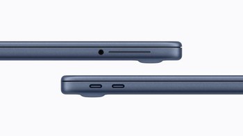 MacBook Neo menyediakan dua port USB-C untuk charging dan aksesori, dengan dukungan display eksternal di port kiri, serta jack headphone, Wi-Fi 6E, dan Bluetooth 6. Untuk laptop tipis, konektivitas ini terasa cukup memadai. Foto: Apple
